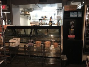 702-704 W Diversey Pky in Chicago, IL - Building Photo - Building Photo