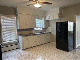 32 Clyde St, Unit 2nd Floor in West Warwick, RI - Building Photo