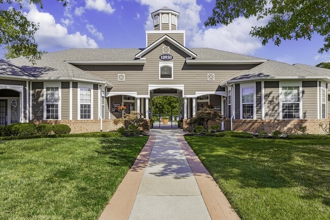 Lantern Woods Apartments