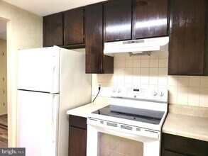 9668 Brassie Way in Montgomery Village, MD - Building Photo - Building Photo