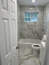 102 NE 122nd St in North Miami, FL - Building Photo - Building Photo