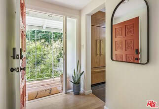 10003 Westwanda Dr in Beverly Hills, CA - Building Photo - Building Photo