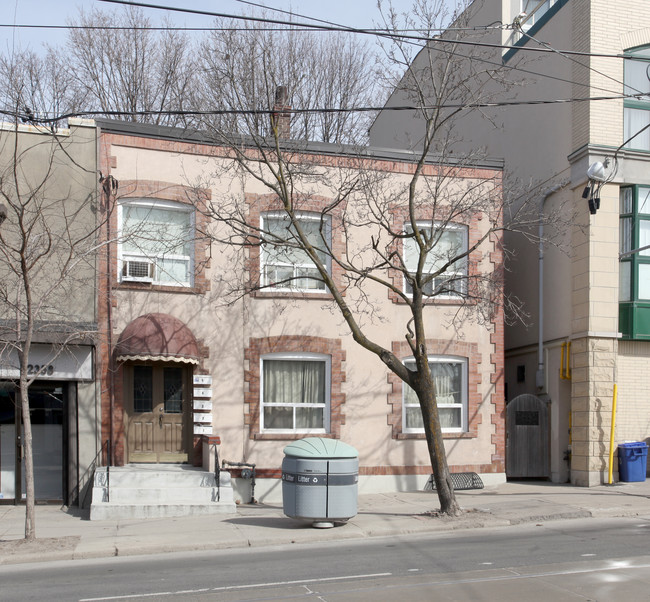 2360 Queen St E in Toronto, ON - Building Photo - Building Photo