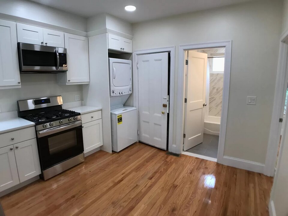 327 Highland Ave, Unit 1 in Somerville, MA - Foto de edificio