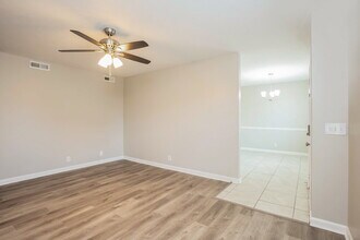 1043 Tom Hailey Blvd in La Vergne, TN - Building Photo - Building Photo