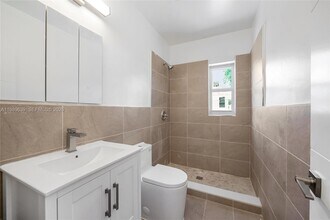 2025 Fillmore St in Hollywood, FL - Building Photo - Building Photo