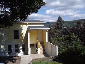 210 Washington St in Tamaqua, PA - Building Photo - Building Photo