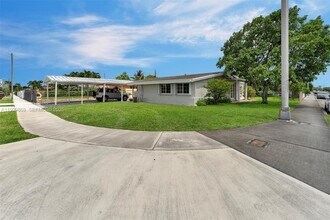 361 SE 6th Ave in Hialeah, FL - Building Photo - Building Photo