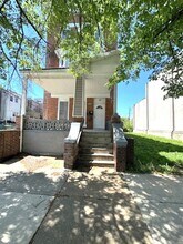 2402 Lakeview Ave in Baltimore, MD - Foto de edificio - Building Photo