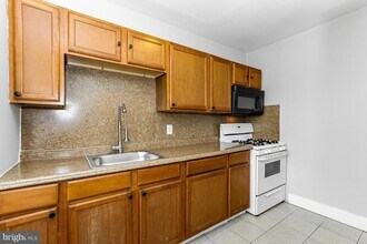 900 Marcella St in Philadelphia, PA - Building Photo - Building Photo