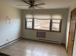 302 Yates Ave in Calumet City, IL - Building Photo - Building Photo