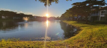 5620 Sherborn Dr in Naples, FL - Building Photo - Building Photo
