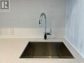 5858 Yonge St in Toronto, ON - Building Photo - Building Photo