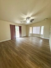 1040 Michael Ln in Redding, CA - Building Photo - Building Photo