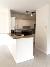 16145 Emerald Cove Rd in Weston, FL - Building Photo - Building Photo