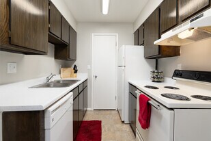 Spring Creek in Colorado Springs, CO - Building Photo