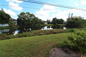 2530 Terry Ln in Sarasota, FL - Building Photo - Building Photo