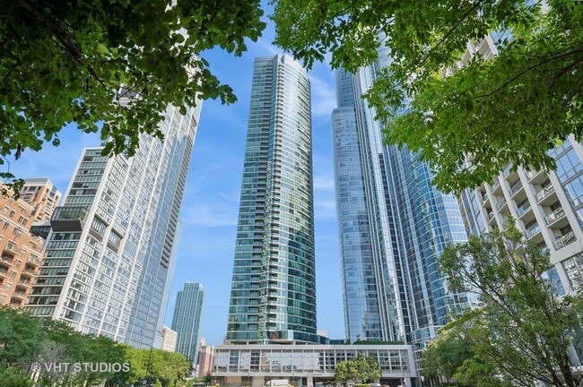property at 1201 S Prairie Ave