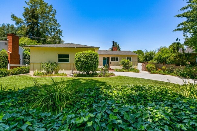 property at 1325 Lomay Pl