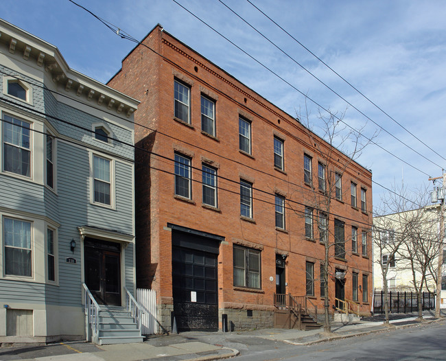240 Sheridan Ave in Albany, NY - Building Photo - Building Photo