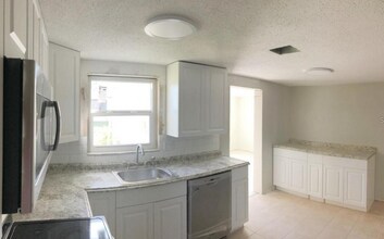 7224 Potomac Dr in Port Richey, FL - Building Photo - Building Photo