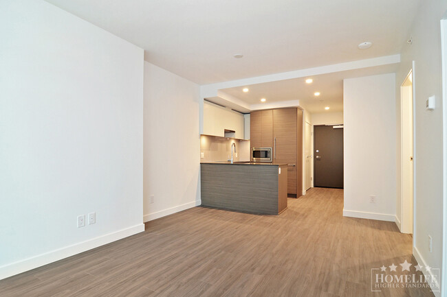 13615 Fraser Hwy in Surrey, BC - Building Photo - Building Photo