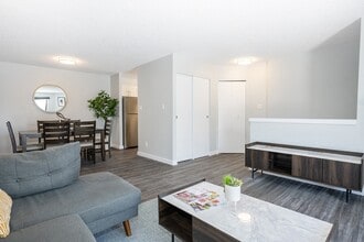 The Polo Club in Winnipeg, MB - Building Photo - Building Photo