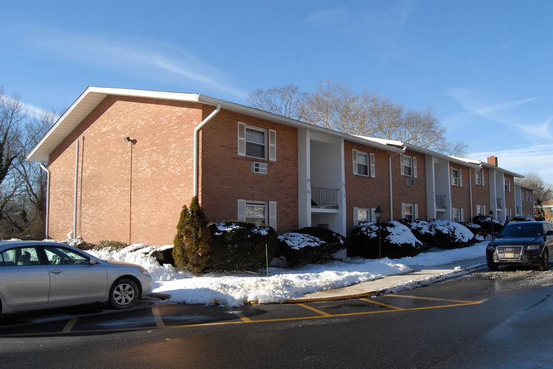 753 Greens Ave in Long Branch, NJ - Foto de edificio