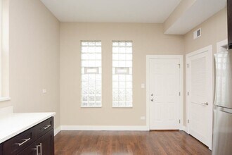 2637 W Potomac Ave, Unit 3 in Chicago, IL - Building Photo - Building Photo
