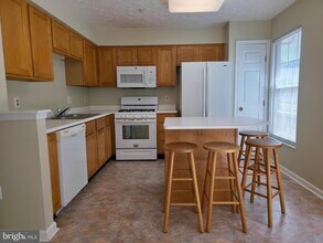 705 Pine Drift Dr in Odenton, MD - Building Photo - Building Photo