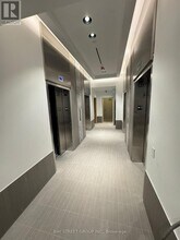 395 Square One Dr in Mississauga, ON - Building Photo - Building Photo