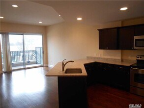 191 7th St-Unit -305 in Garden City, NY - Foto de edificio - Building Photo