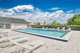 17040 Golfside Cir in Ft. Myers, FL - Foto de edificio - Building Photo