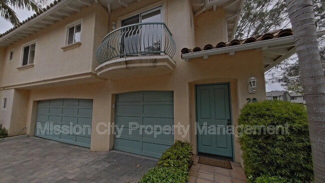 220 Meigs Rd in Santa Barbara, CA - Building Photo - Building Photo