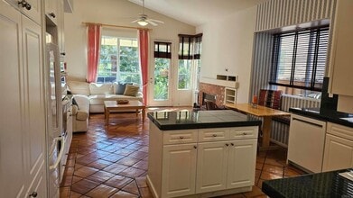 5365 Caminito Exquisito in San Diego, CA - Building Photo - Building Photo