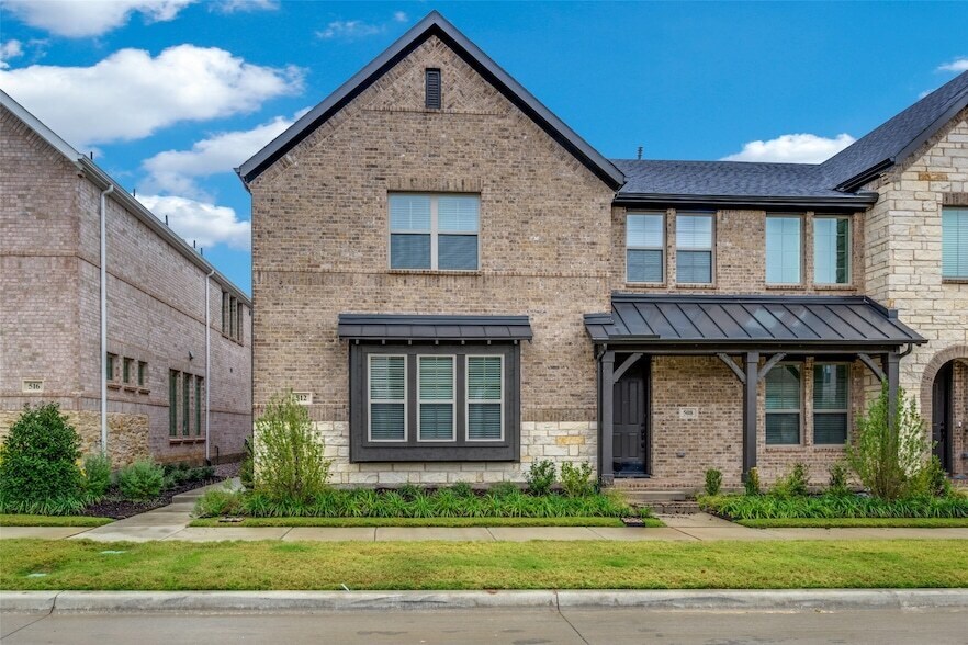512 Parkside Dr in Argyle, TX - Foto de edificio