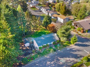 242 Hemlock St in Seaside, OR - Building Photo - Building Photo