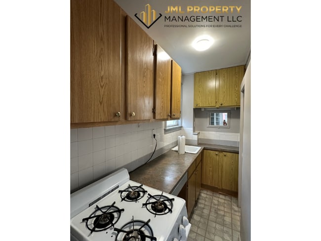 58 Edgemond St