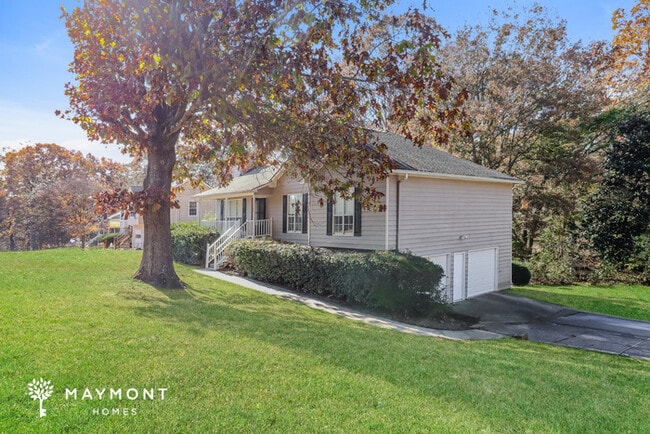 182 Kelley Ln in Dallas, GA - Foto de edificio - Building Photo