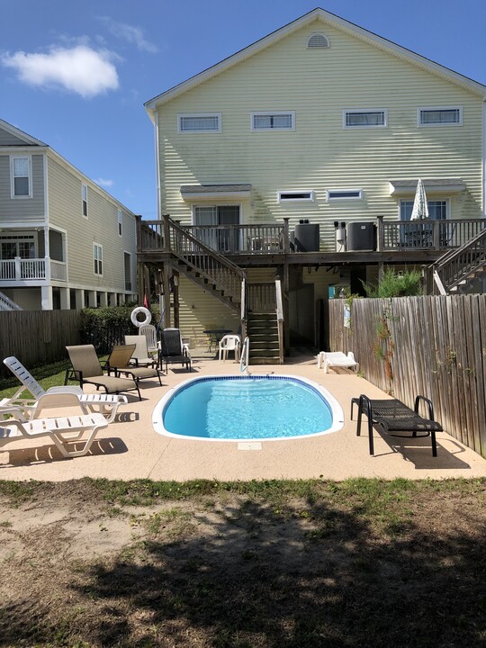 126 Woodland Dr in Murrells Inlet, SC - Building Photo