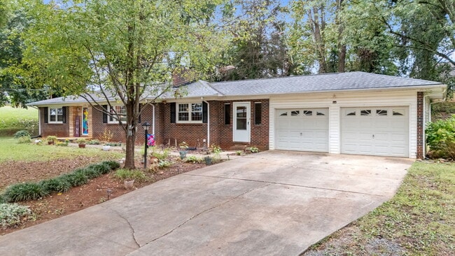 5728 Nylon Dr in Winston-Salem, NC - Building Photo - Building Photo