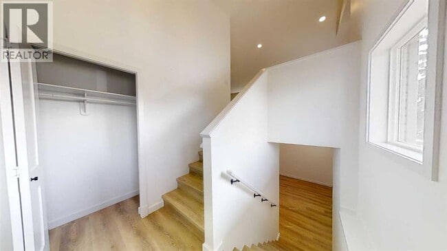 9604 Hillcrest Dr in Grande Prairie, AB - Building Photo - Building Photo