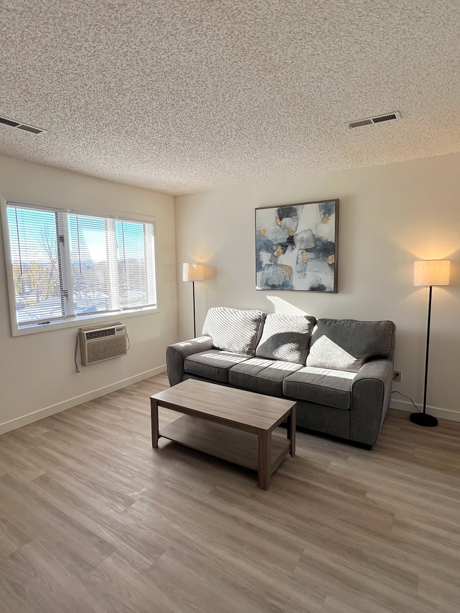 property at 1512 Lake Elmo Dr