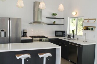 278 N Sunset Way in Palm Springs, CA - Building Photo - Building Photo