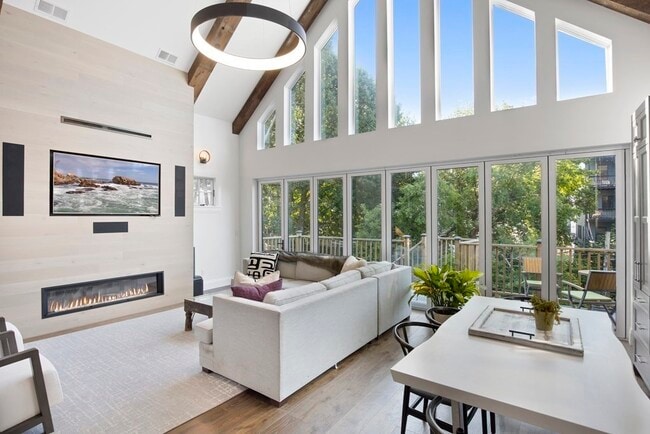 property at 719 E 2nd St