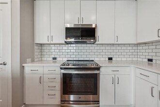 250 Pharr Rd NE in Atlanta, GA - Building Photo - Building Photo