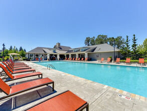 Terrene at the Grove in Wilsonville, OR - Foto de edificio - Building Photo