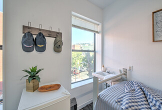 SHARED & PRIVATE Dorm Style Units Availabl... in Berkeley, CA - Foto de edificio - Building Photo