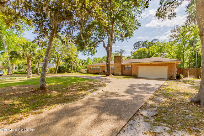 1040 Penman Rd in Neptune Beach, FL - Foto de edificio - Building Photo