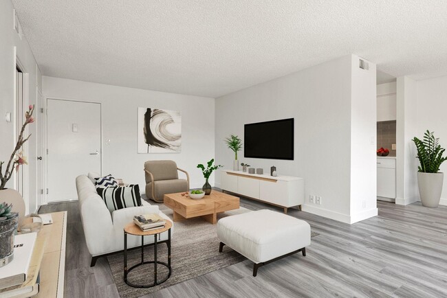 Mila Sherman Oaks in Sherman Oaks, CA - Foto de edificio - Building Photo